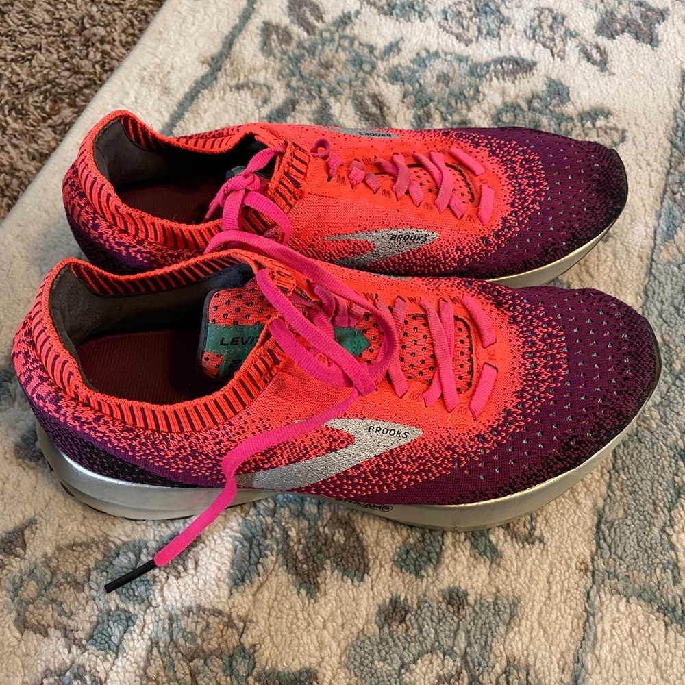 Size 8.5 - Women’s Brooks levitate 2 shoes